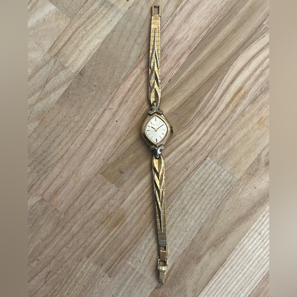 Bulova Ladies Watch Vintage Mechanical Winding Two Tone Bracelet Silver Dial - Picture 5 of 11